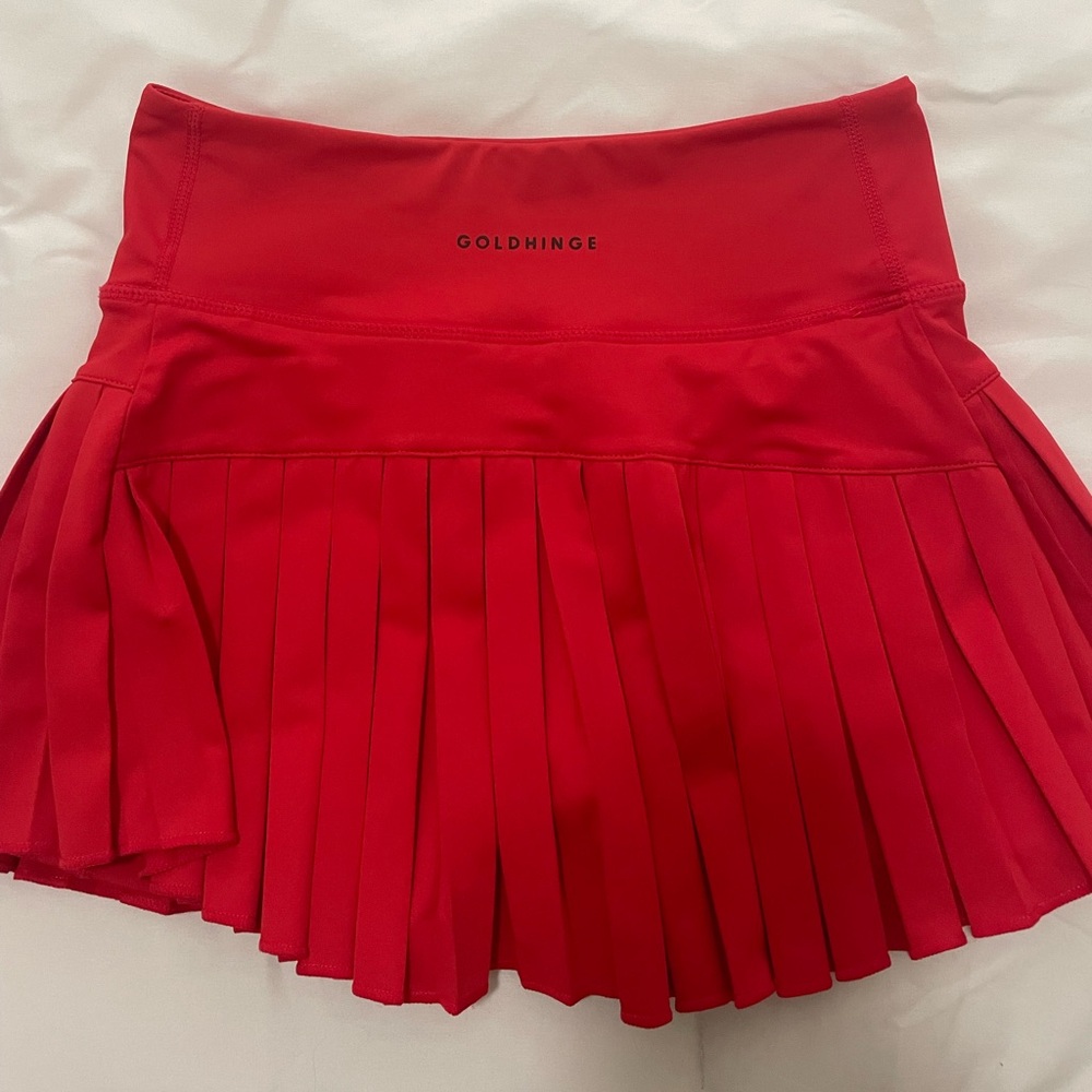 Red Goldhinge pleated skirt